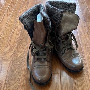 Steve Madden JENNYYY combat bootie tan 8